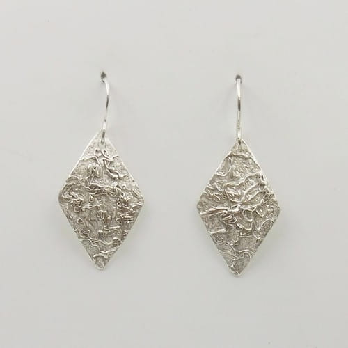 Click to view detail for DKC-1150 Earrings Diamond Shaped Textured Sterling Silver $70